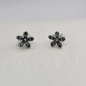 🌸Authentic Pandora ⭐️ RETIRED⭐️ DAISY STUD EARRINGS